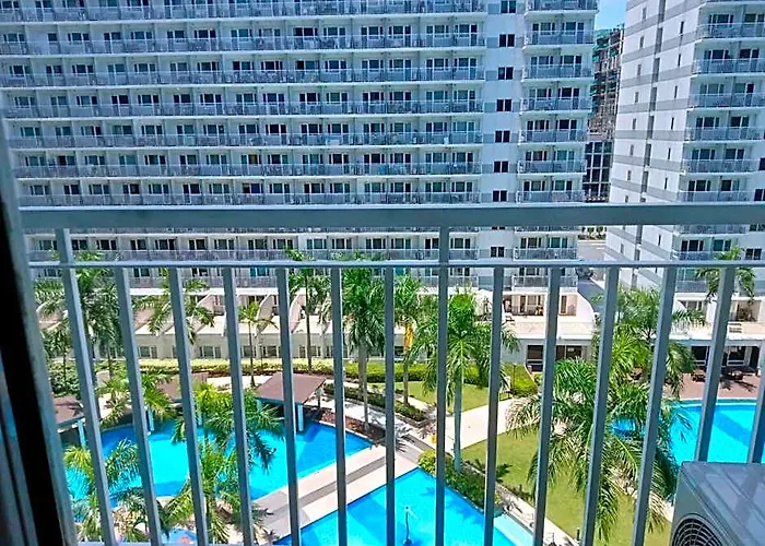 Hotel Maru Shell 12f; Pool View, Netflix Manila