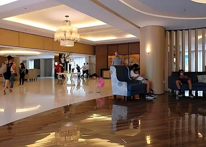 Maru Shell 12f; Pool View, Netflix 3* Manila