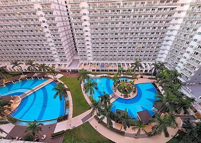 Hotel Maru Shell 12f; Pool View, Netflix Manila